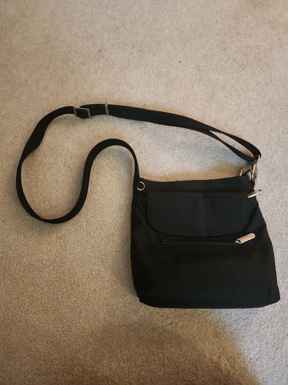 Women's Black Crossbody Shoulder Bag TRAVELON